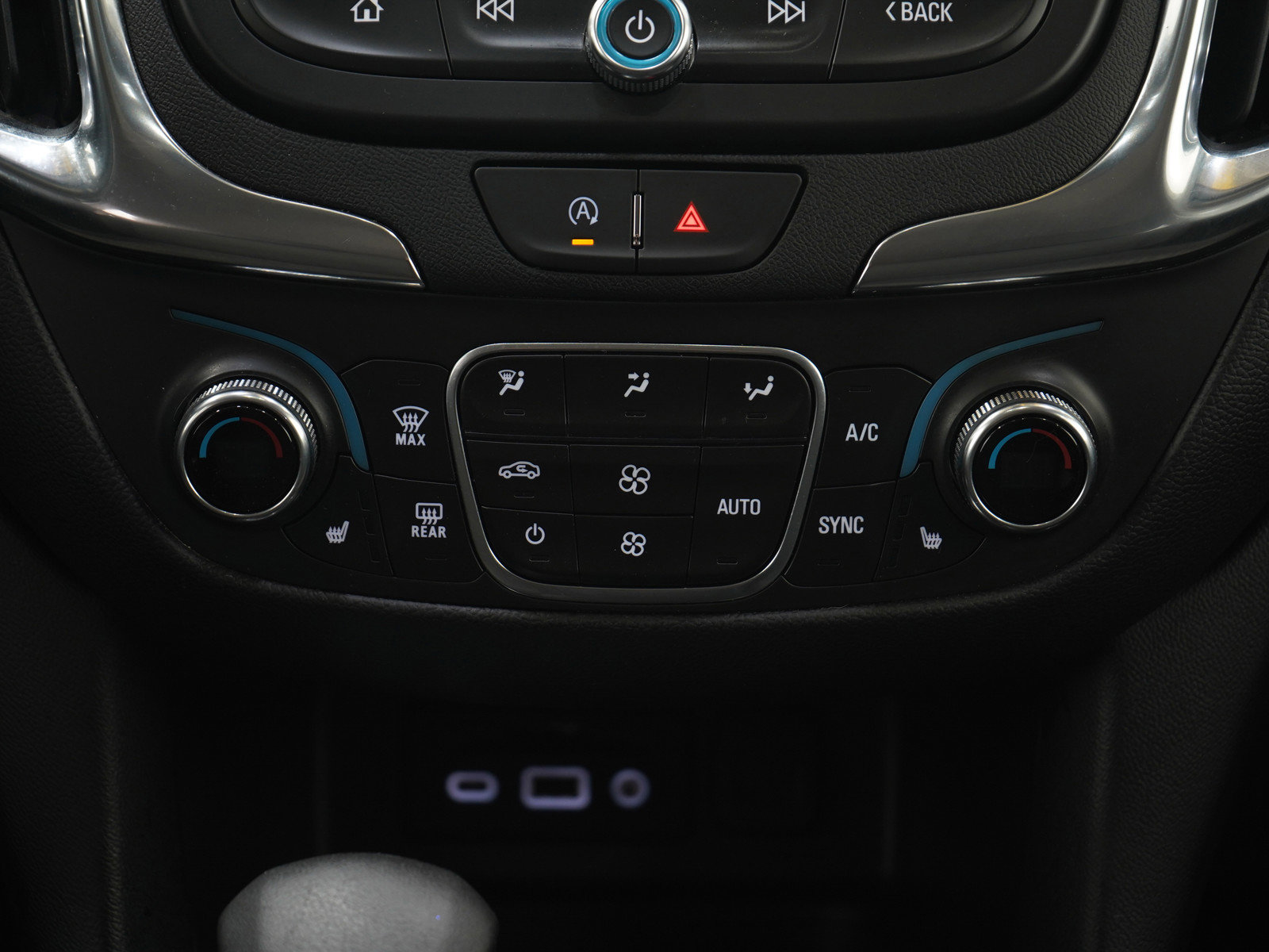 Used 2024 Chevrolet Equinox LT image 19