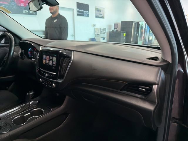 Used 2018 Chevrolet Traverse LT FWD image 29
