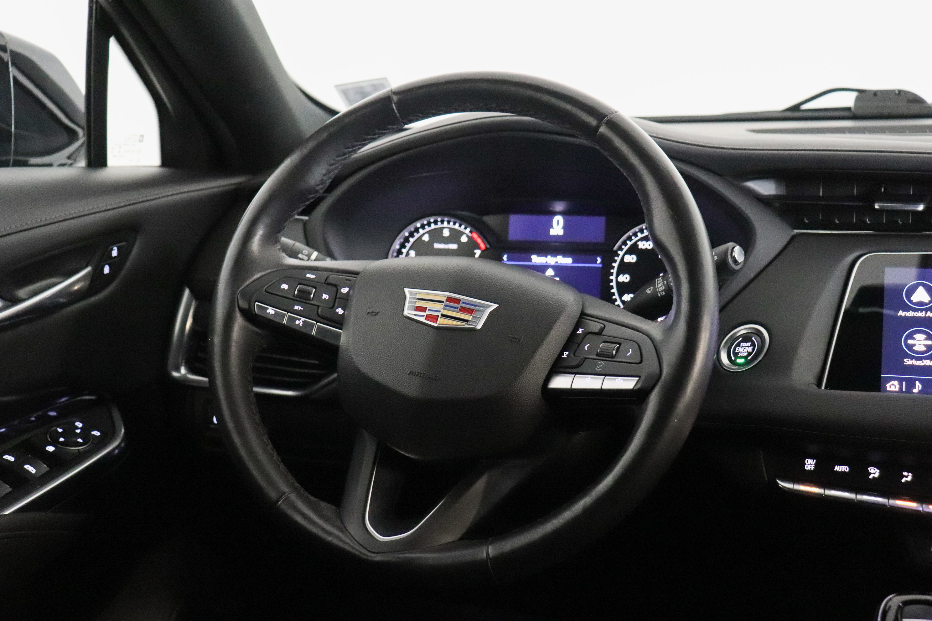 Used 2023 Cadillac XT4 Luxury w/ Cold Weather Package AWD/4WD image 20