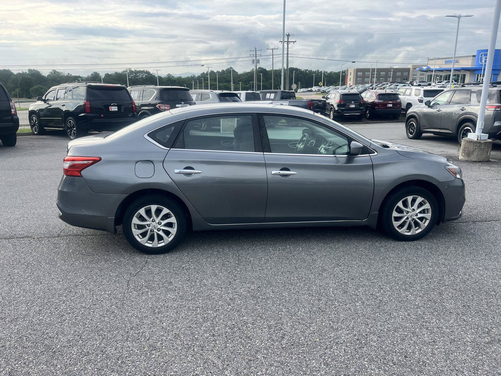 Used 2019 Nissan Sentra SV FWD image 8
