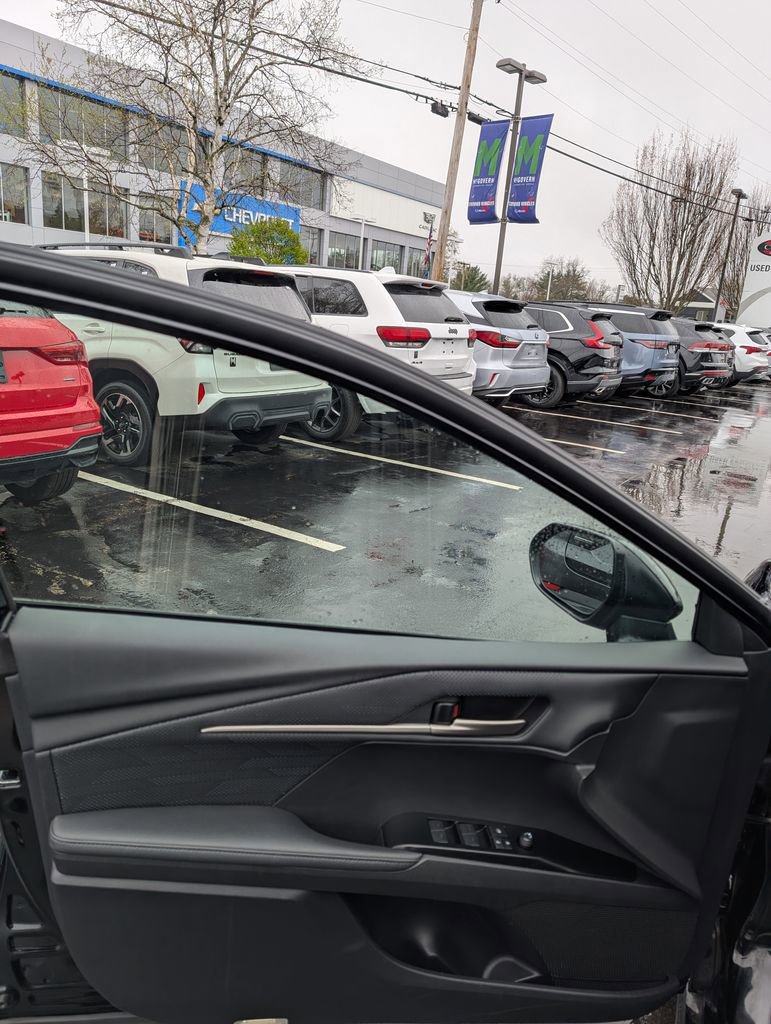 Used 2025 Toyota Camry XSE image 12