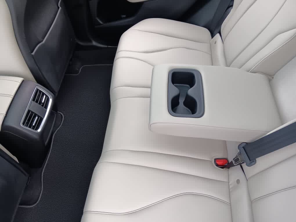 Used 2025 Acura RDX SH-AWD image 15