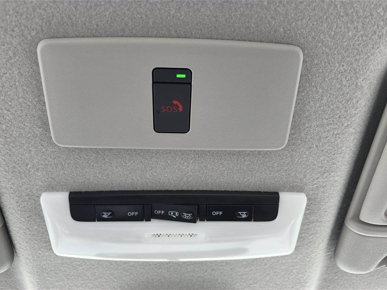 Certified 2024 Nissan Kicks SR FWD image 21