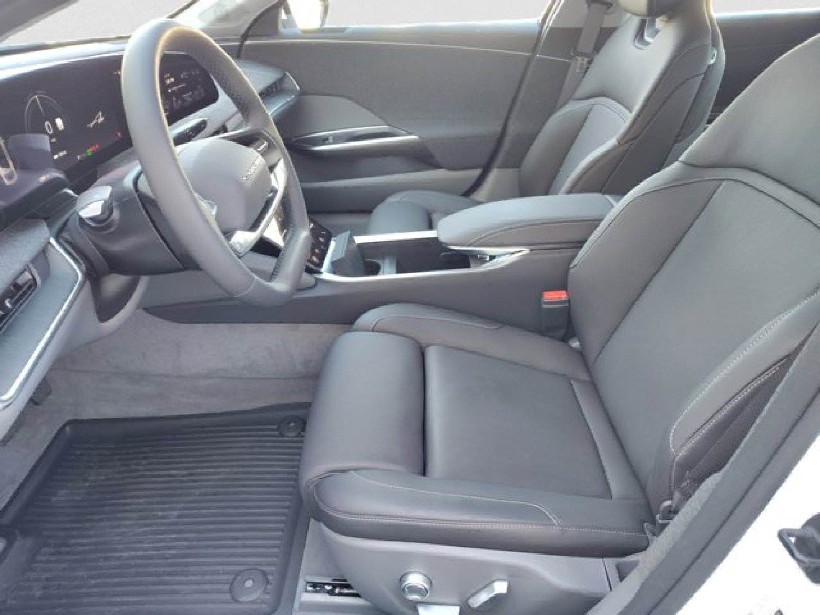 Used 2025 Lucid Air Touring image 11