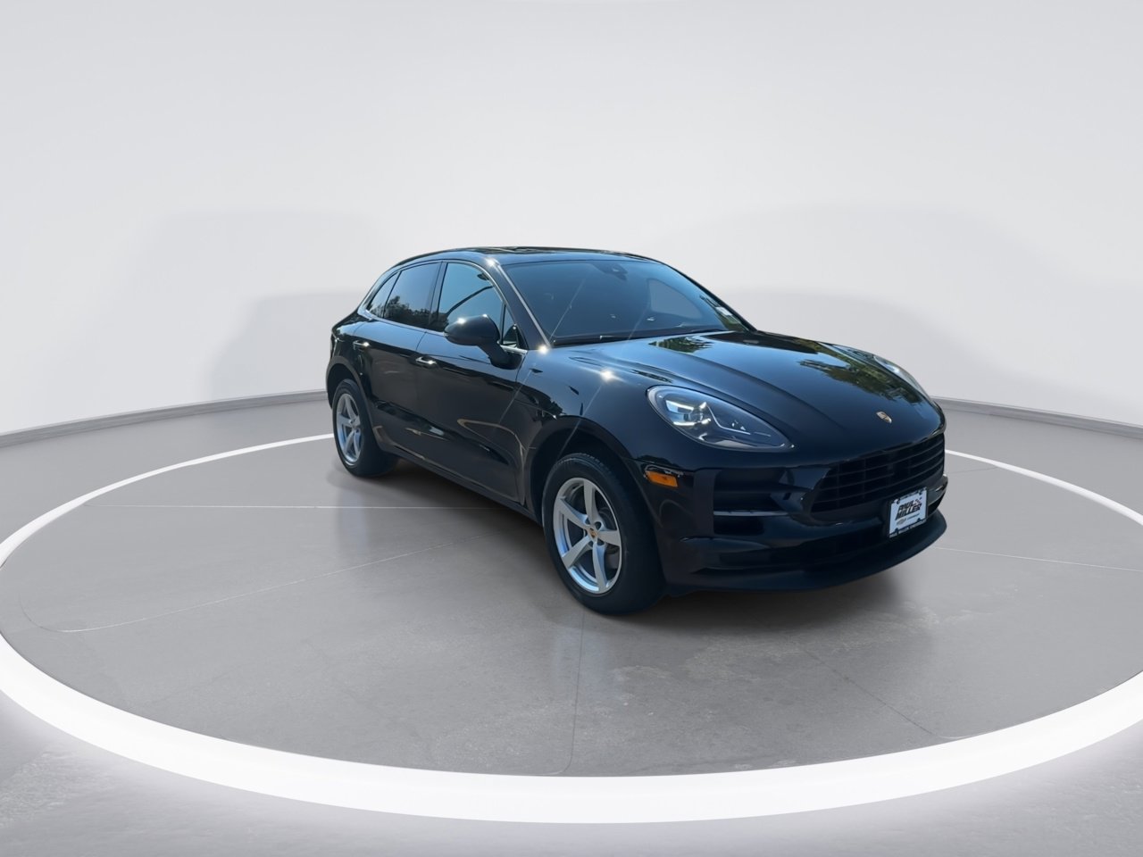 Used 2019 Porsche Macan w/ Premium Package Plus image 2