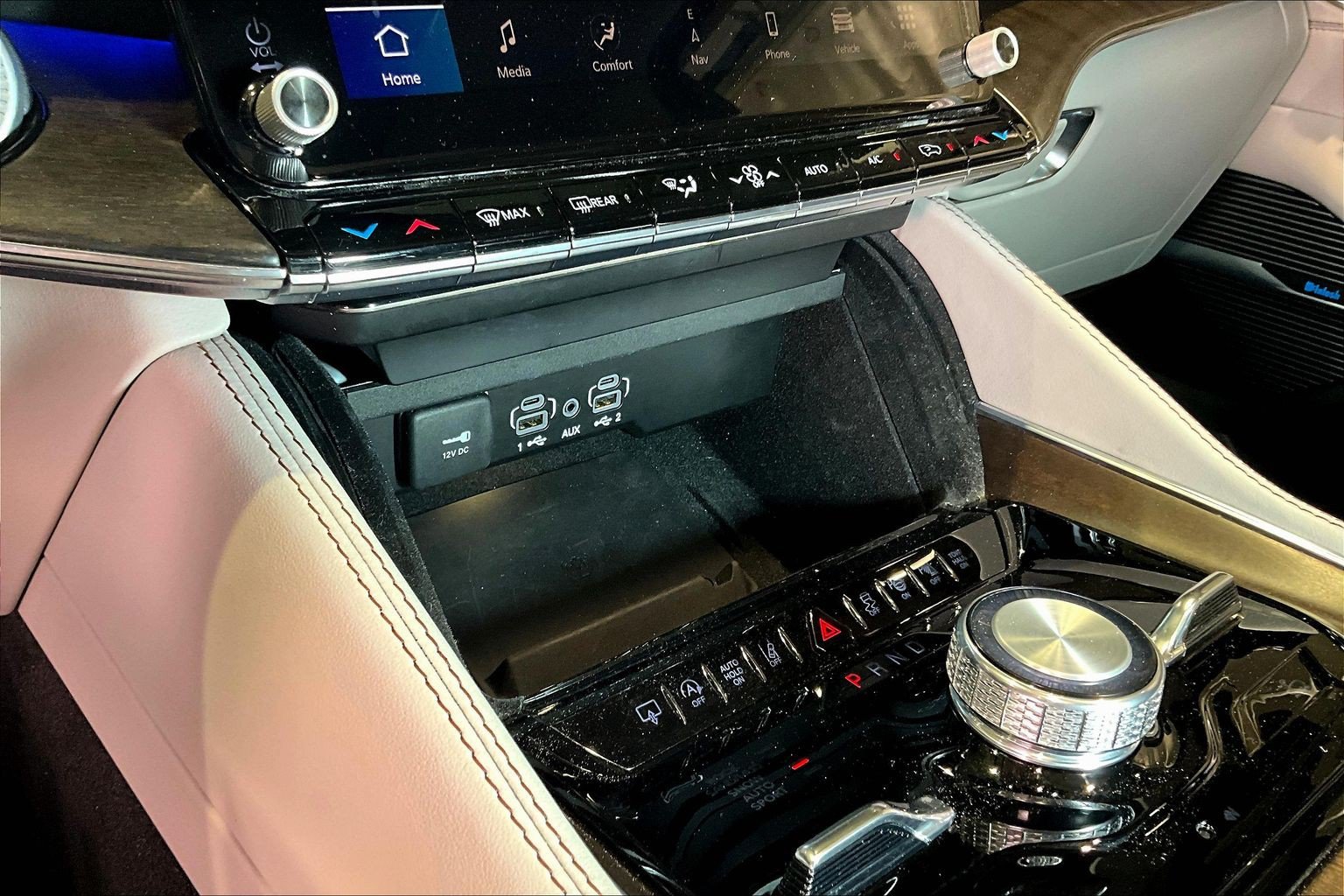 Used 2023 Jeep Grand Wagoneer Series II AWD/4WD image 17