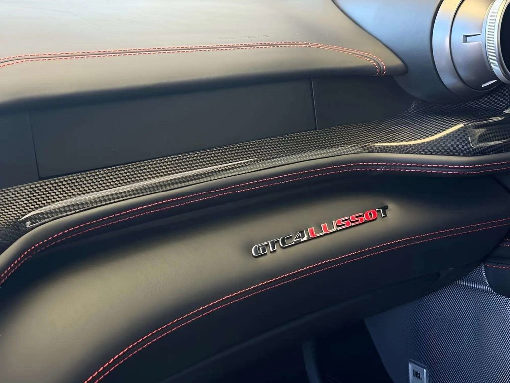 Used 2018 Ferrari GTC4Lusso T image 26