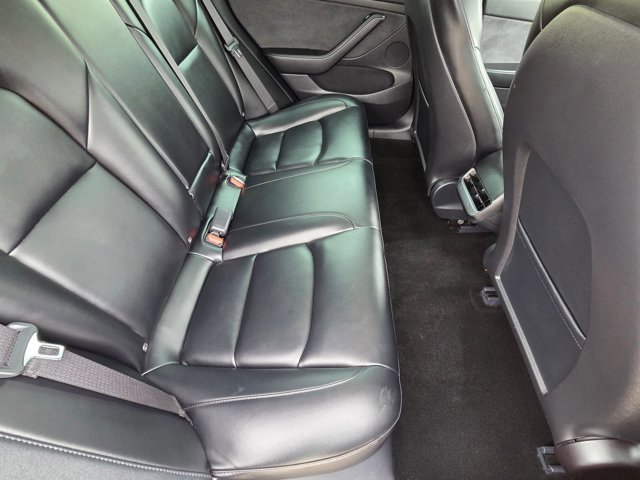 Used 2022 Tesla Model 3 image 18