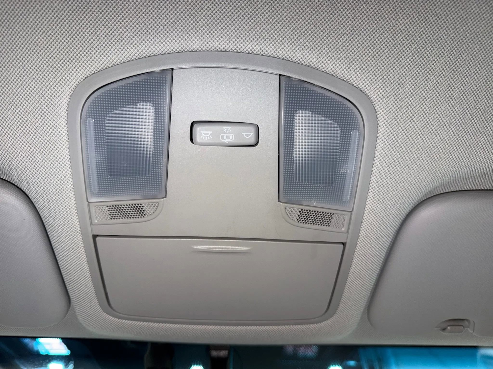 Used 2019 Hyundai Ioniq Plug-In Hybrid FWD image 29
