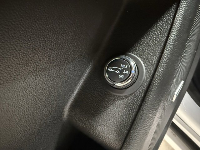 Used 2023 Chevrolet Traverse Premier image 10