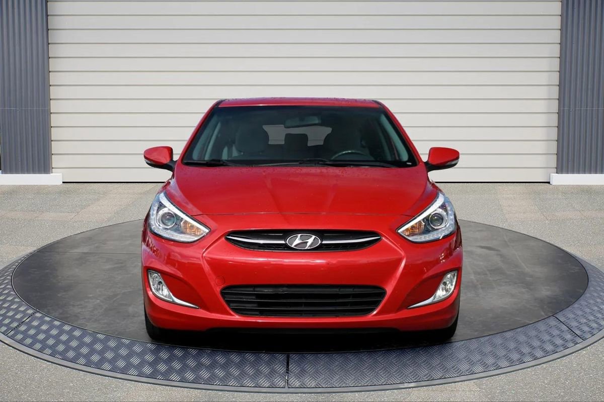Used 2015 Hyundai Accent Sport image 2