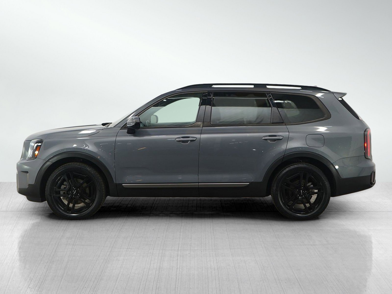 Used 2023 Kia Telluride SX X-Line image 2
