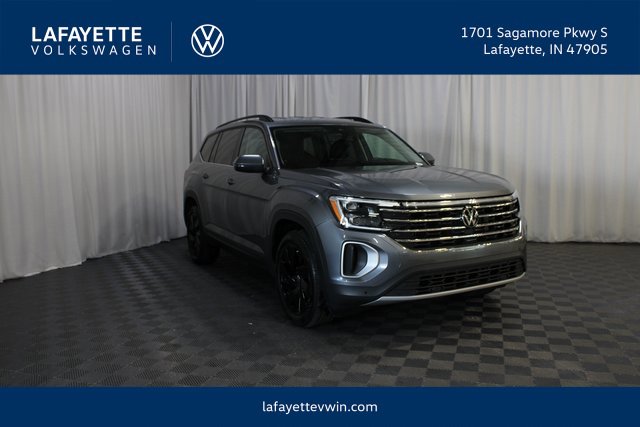 Used 2024 Volkswagen Atlas SE w/ Black Wheel Package