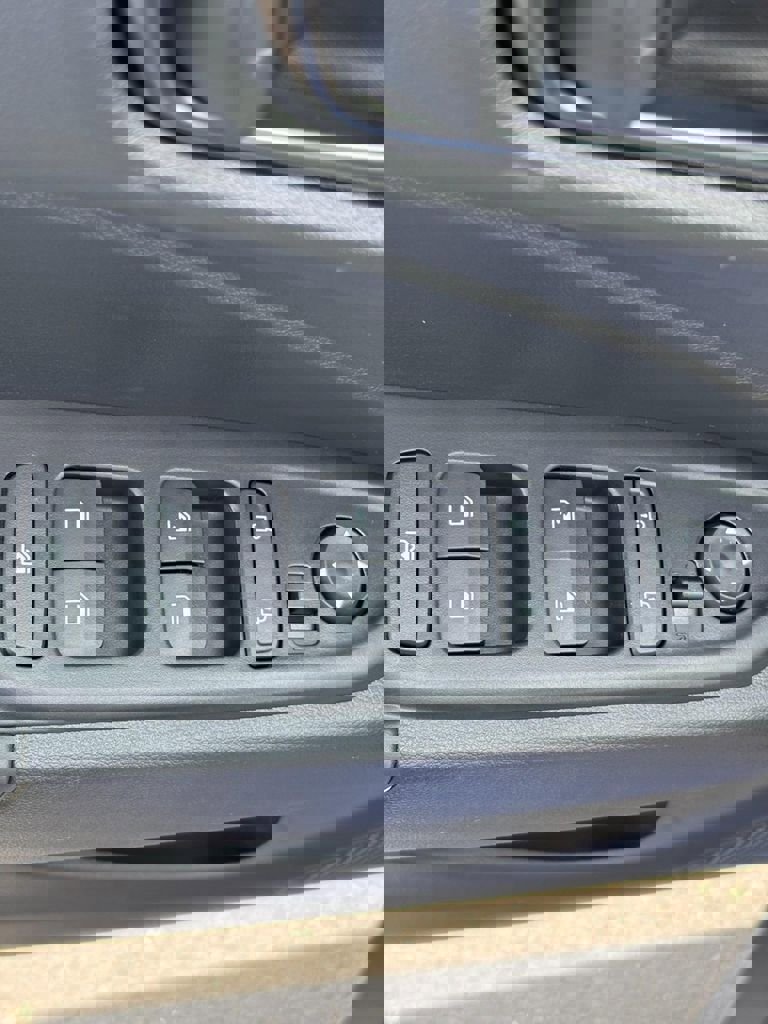 Certified 2025 Hyundai Venue Limited image 20