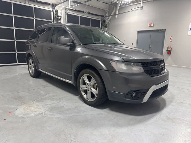 Used 2017 Dodge Journey Crossroad FWD image 3