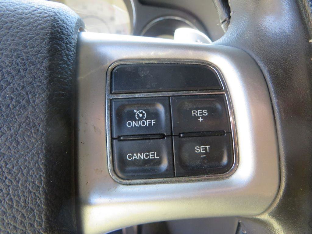 Used 2013 Dodge Challenger SXT image 14