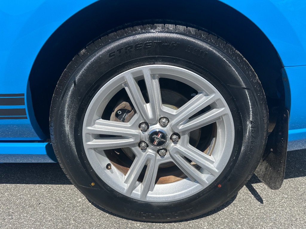 Used 2013 Ford Mustang Convertible image 39