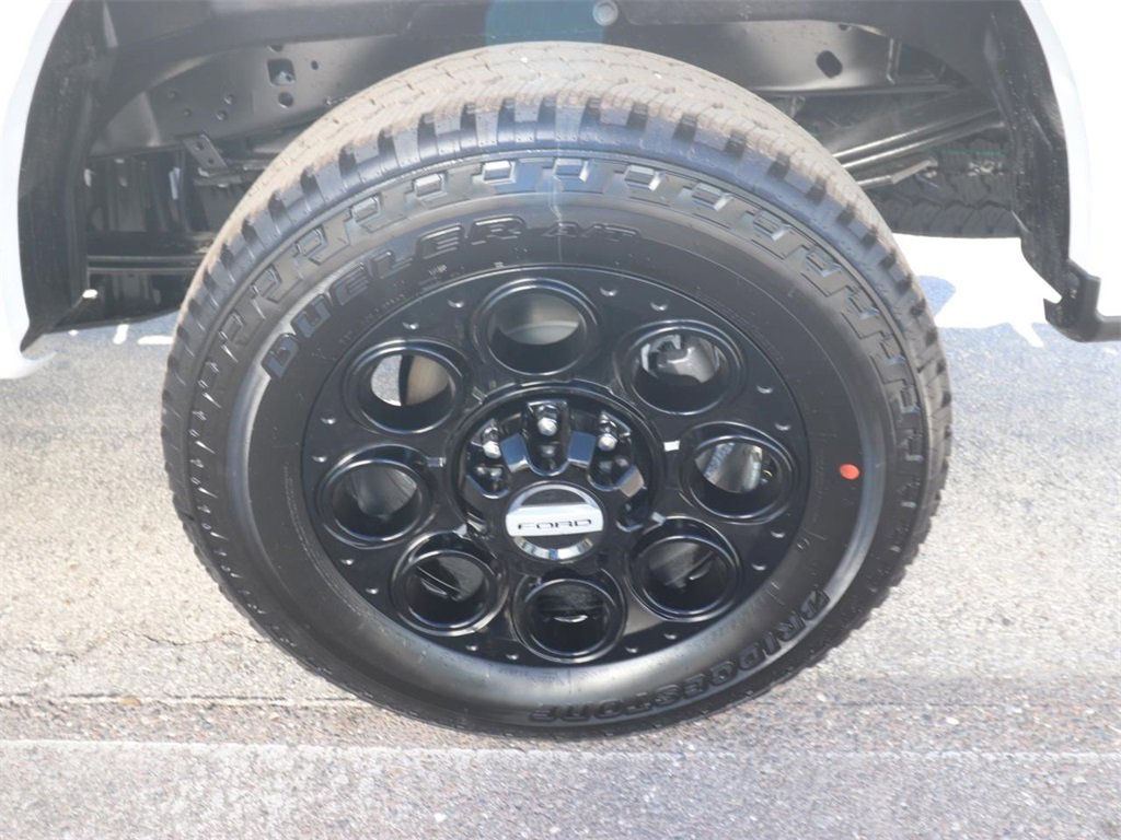 New 2026 Ford F250 Lariat w/ Black Appearance Package image 14