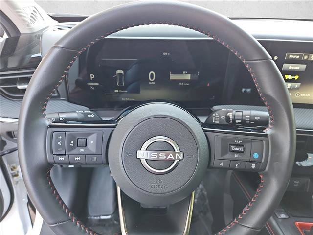Certified 2025 Nissan Kicks SR FWD image 13