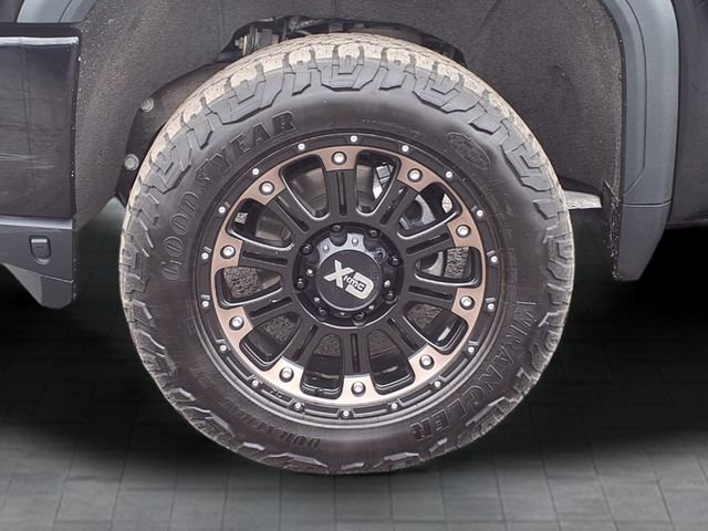 Used 2021 GMC Sierra 2500 AT4 image 8