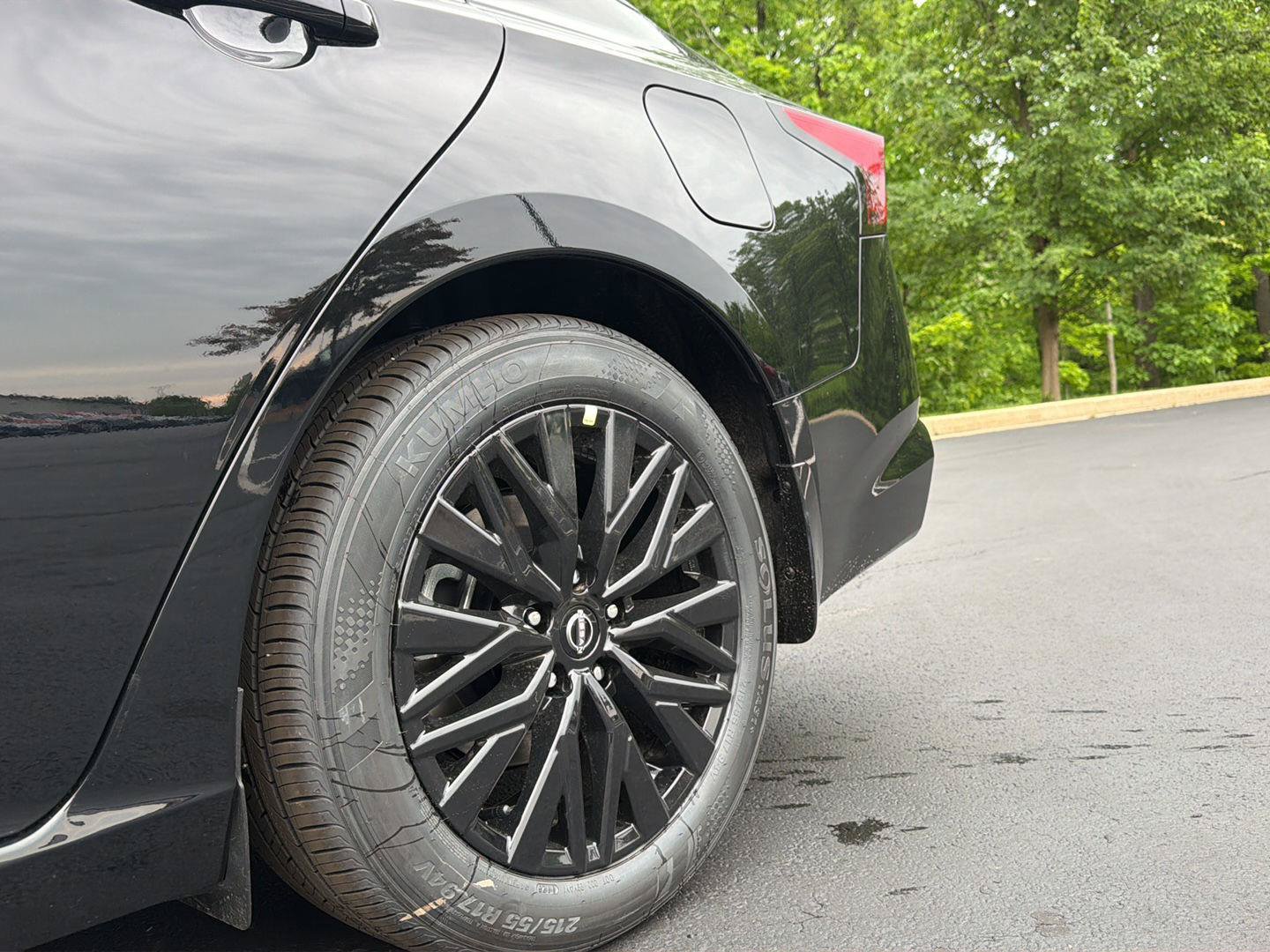 New 2026 Nissan Altima 2.5 SV w/ SV Special Edition Package FWD image 3