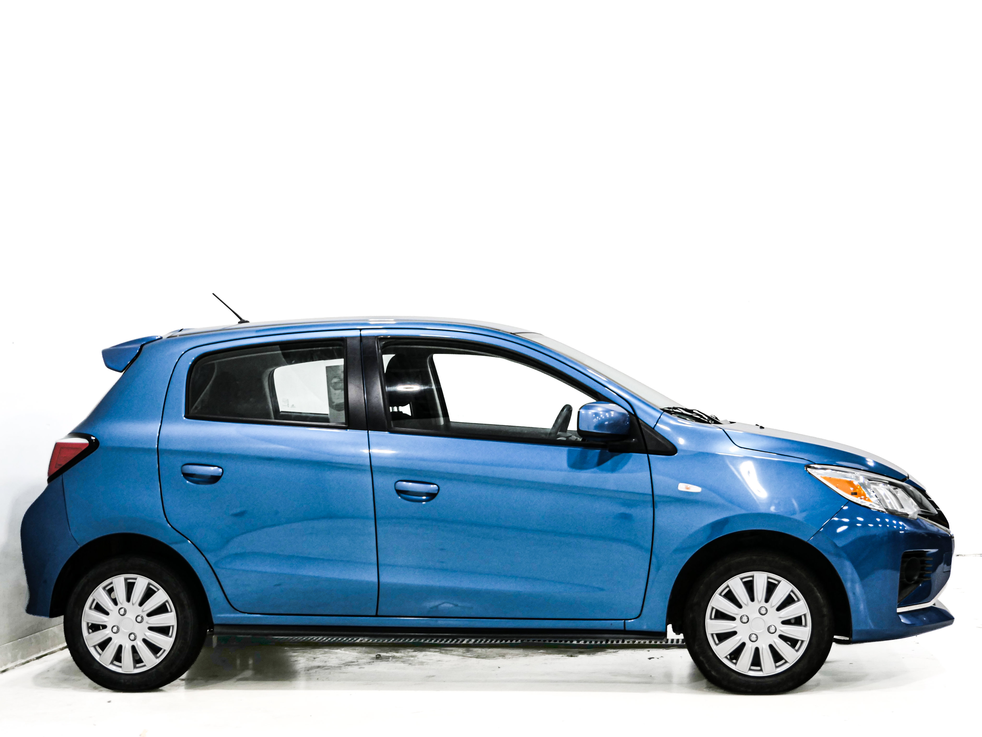 Used 2024 Mitsubishi Mirage ES FWD image 4