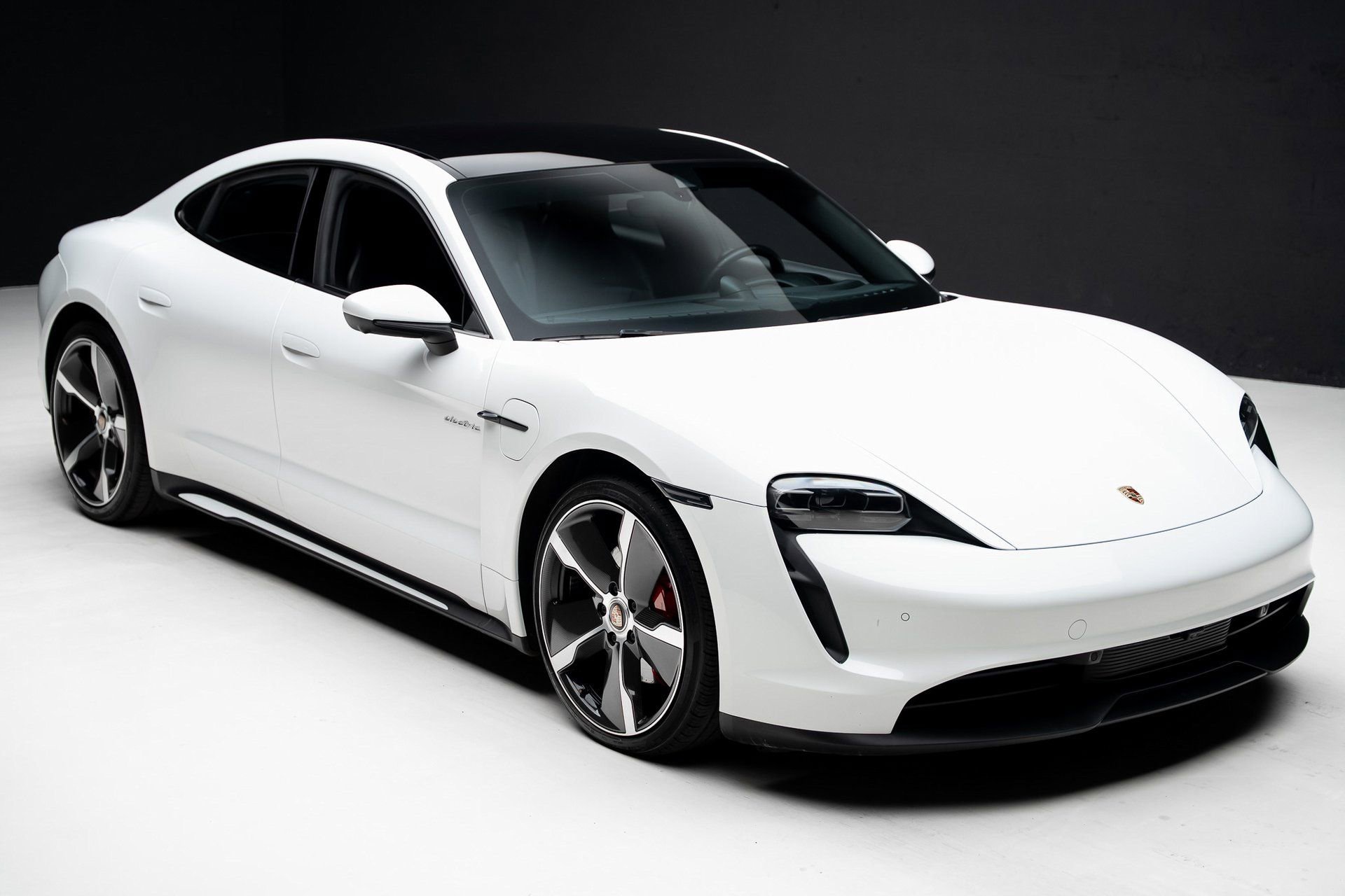 Used 2022 Porsche Taycan image 38