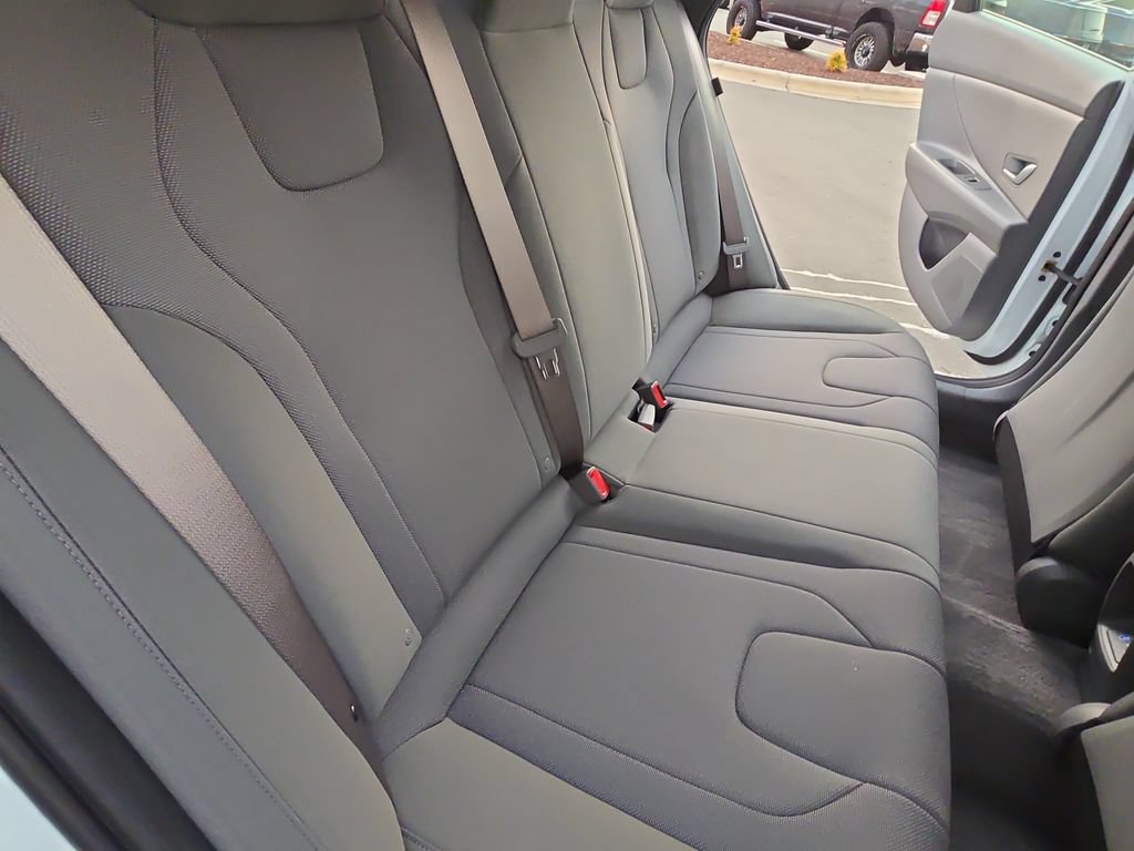 Certified 2026 Hyundai Elantra SE FWD image 11