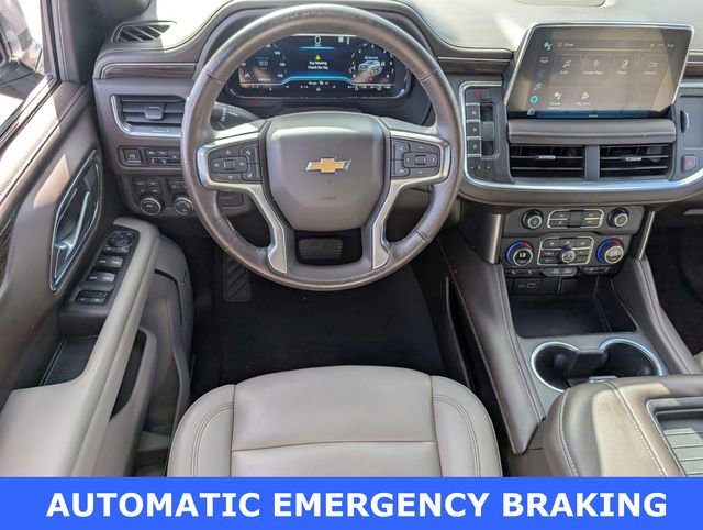 Used 2022 Chevrolet Suburban LT w/ Luxury Package image 7