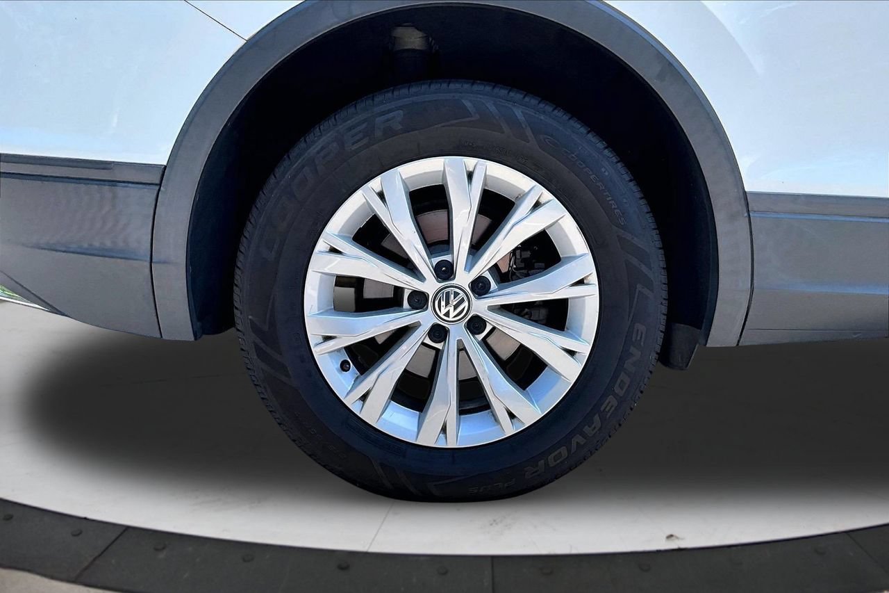Used 2020 Volkswagen Tiguan S FWD image 34