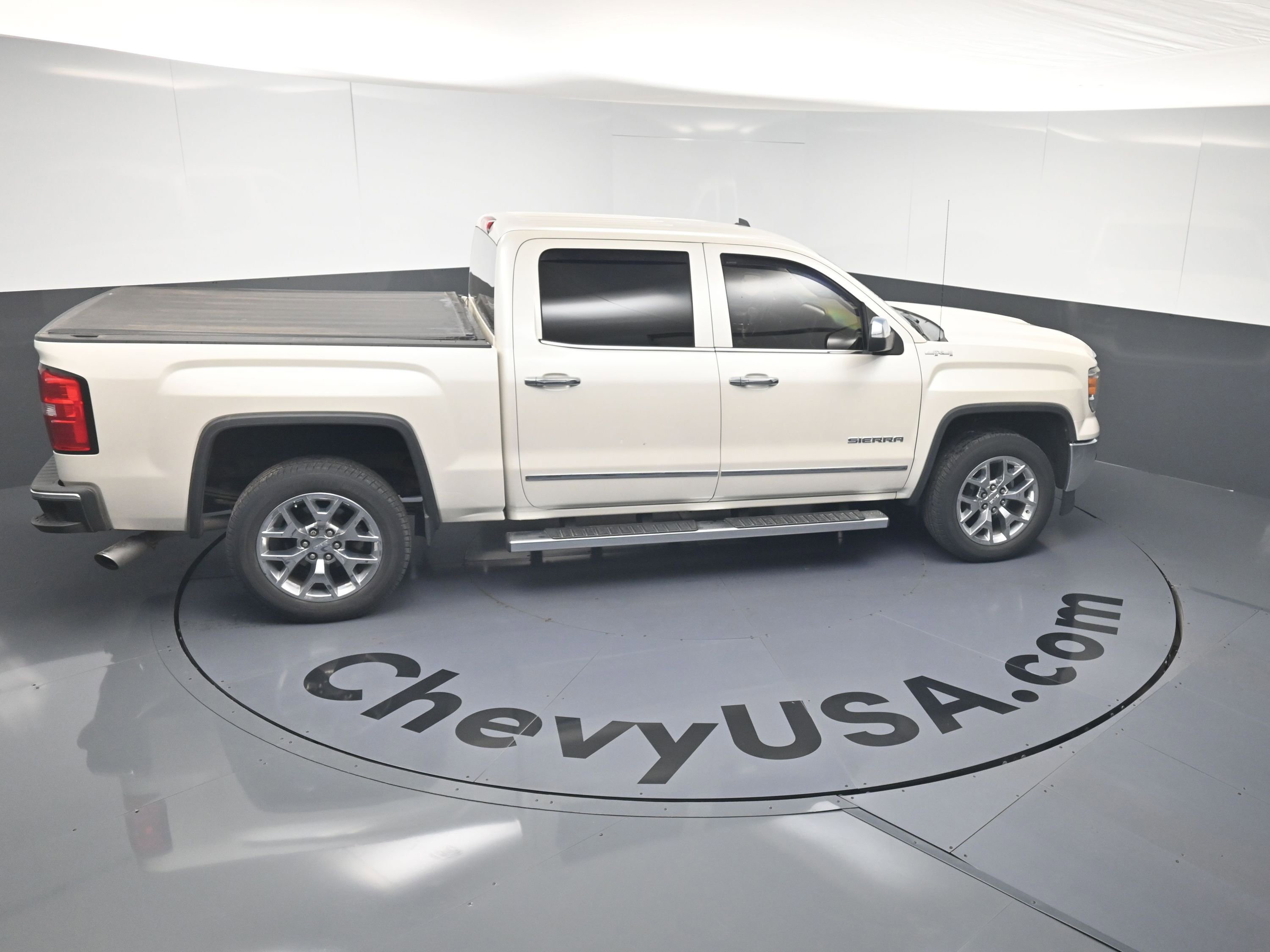 Used 2014 GMC Sierra 1500 SLT w/ SLT Crew Cab Value Package AWD/4WD image 24