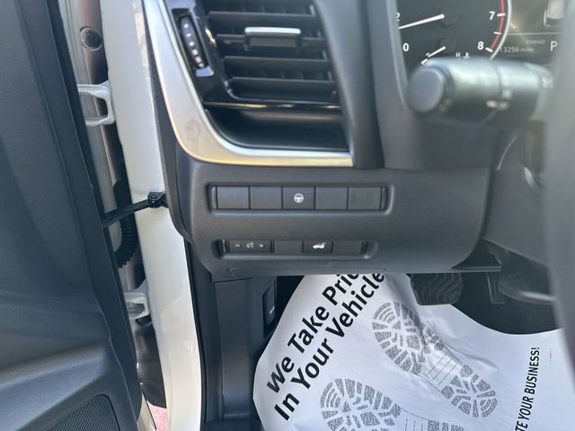 Used 2022 Nissan Rogue SV w/ SV Premium Package image 12