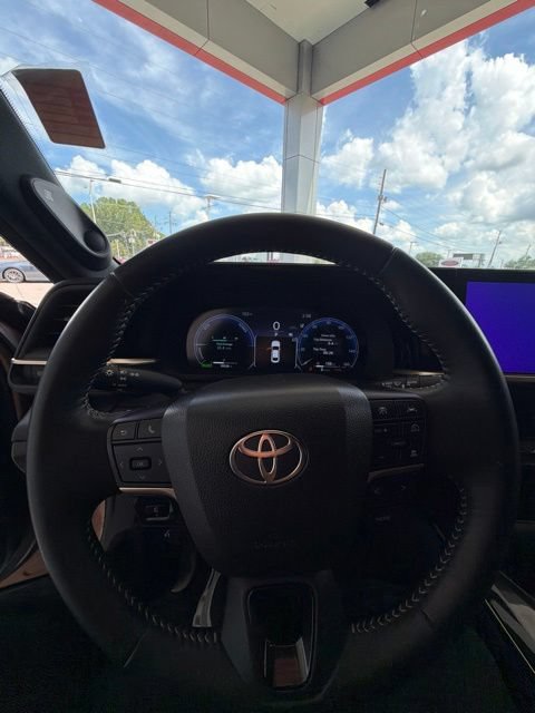 Used 2025 Toyota Crown AWD/4WD image 20