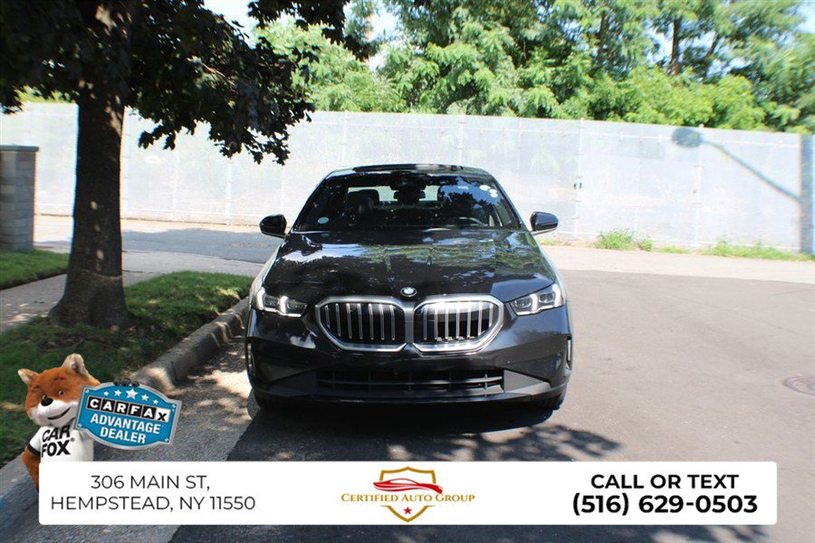 Used 2025 BMW 530i RWD image 2