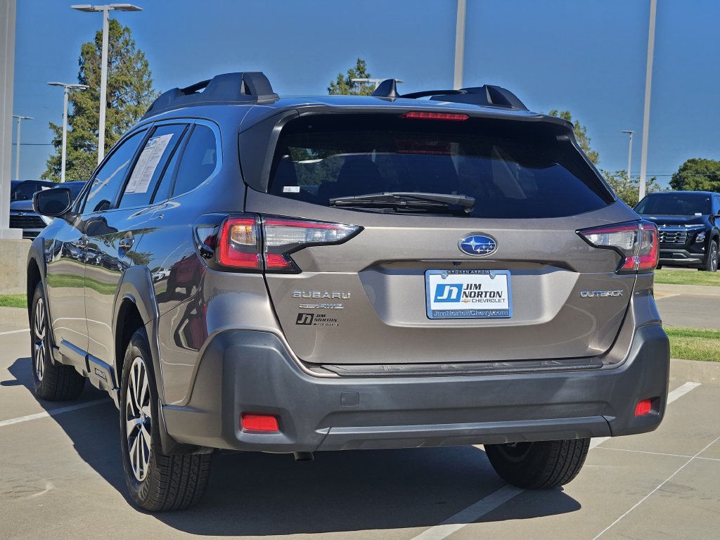 Used 2024 Subaru Outback Premium AWD/4WD image 5