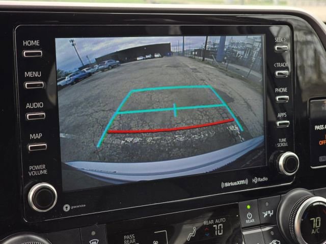 Used 2022 Toyota Highlander LE AWD/4WD image 27