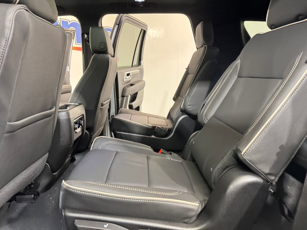 New 2026 Chevrolet Tahoe Premier w/ Sun And Tow Package AWD/4WD image 13