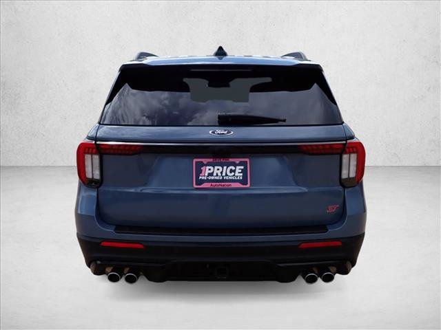 Used 2025 Ford Explorer ST AWD/4WD image 3
