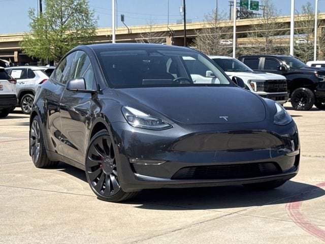 Used 2025 Tesla Model Y Performance image 2