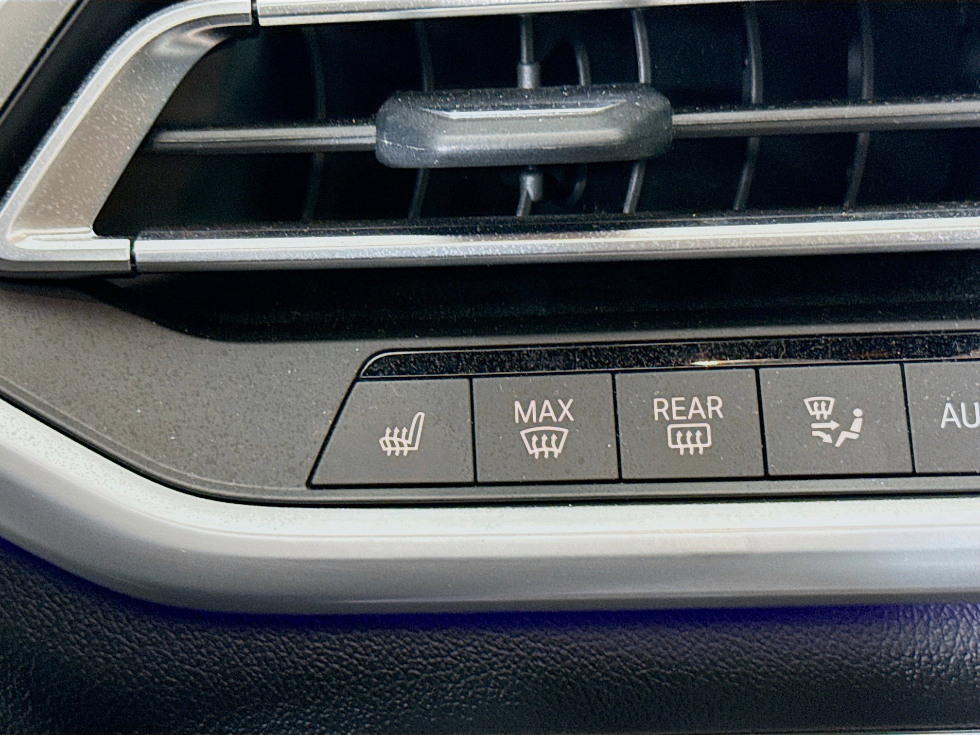 Used 2023 BMW X5 xDrive40i w/ M Sport Package image 22