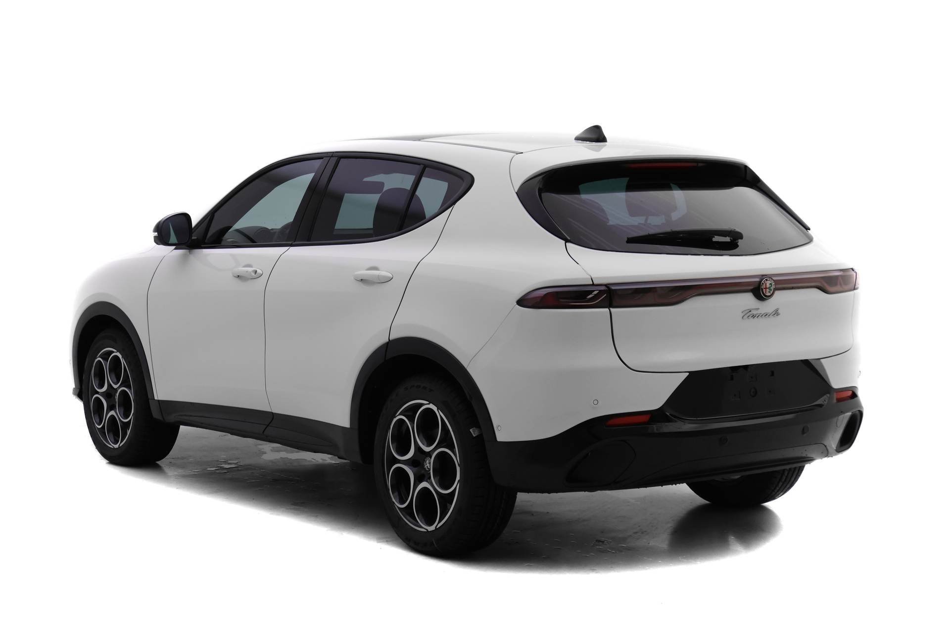 New 2025 Alfa Romeo Tonale w/ Premium Package image 5