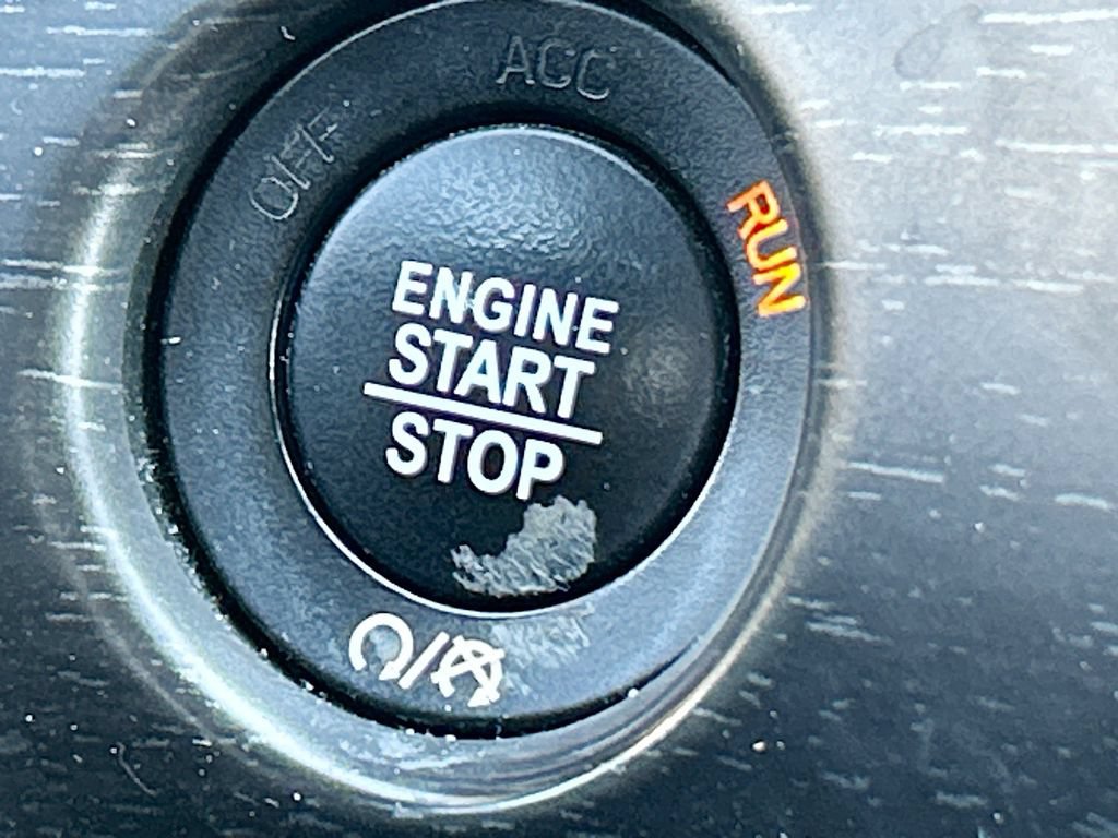 Used 2017 Jeep Grand Cherokee Laredo RWD image 32