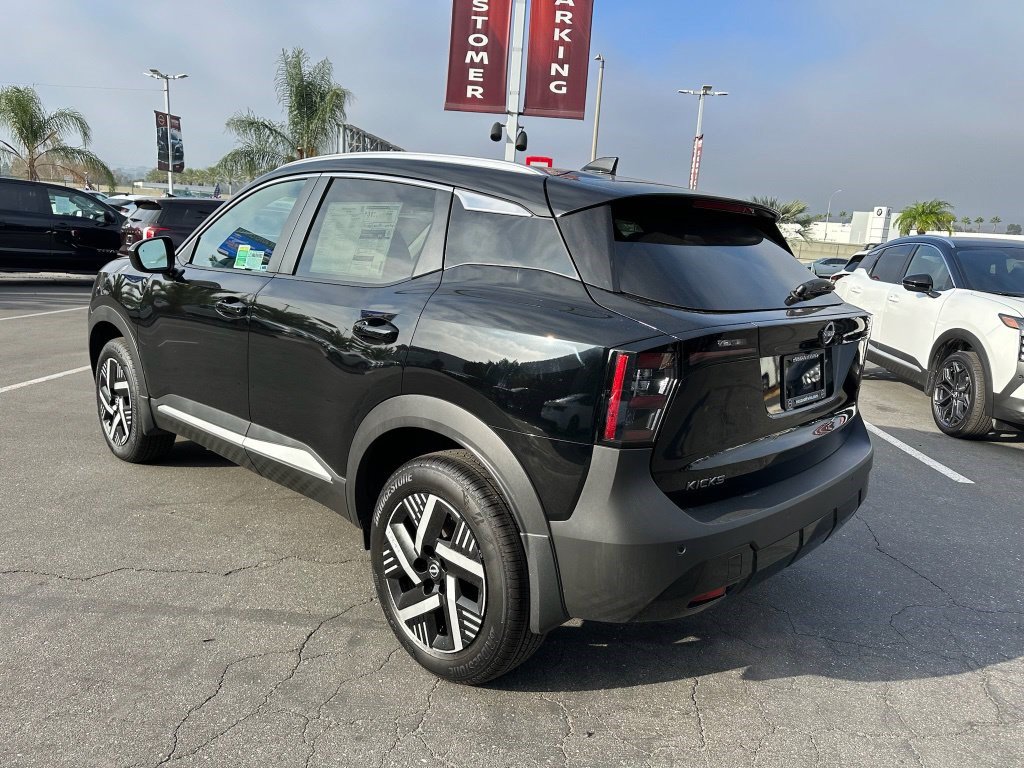 New 2026 Nissan Kicks SV w/ SV Premium Package FWD image 5