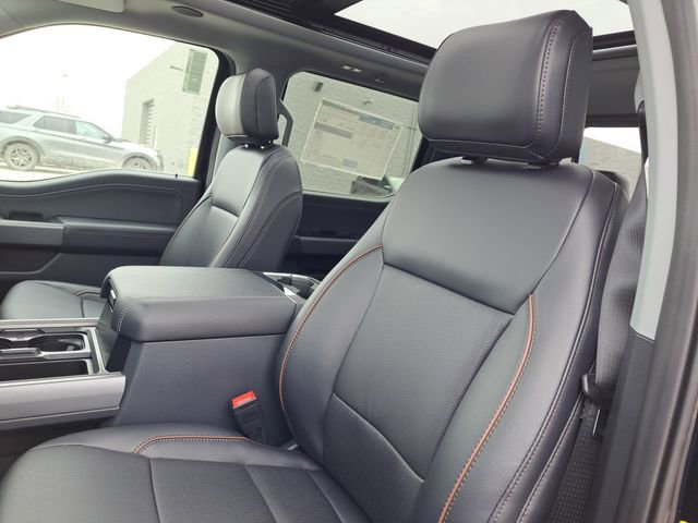 New 2026 Ford F350 Lariat w/ Black Appearance Package image 5