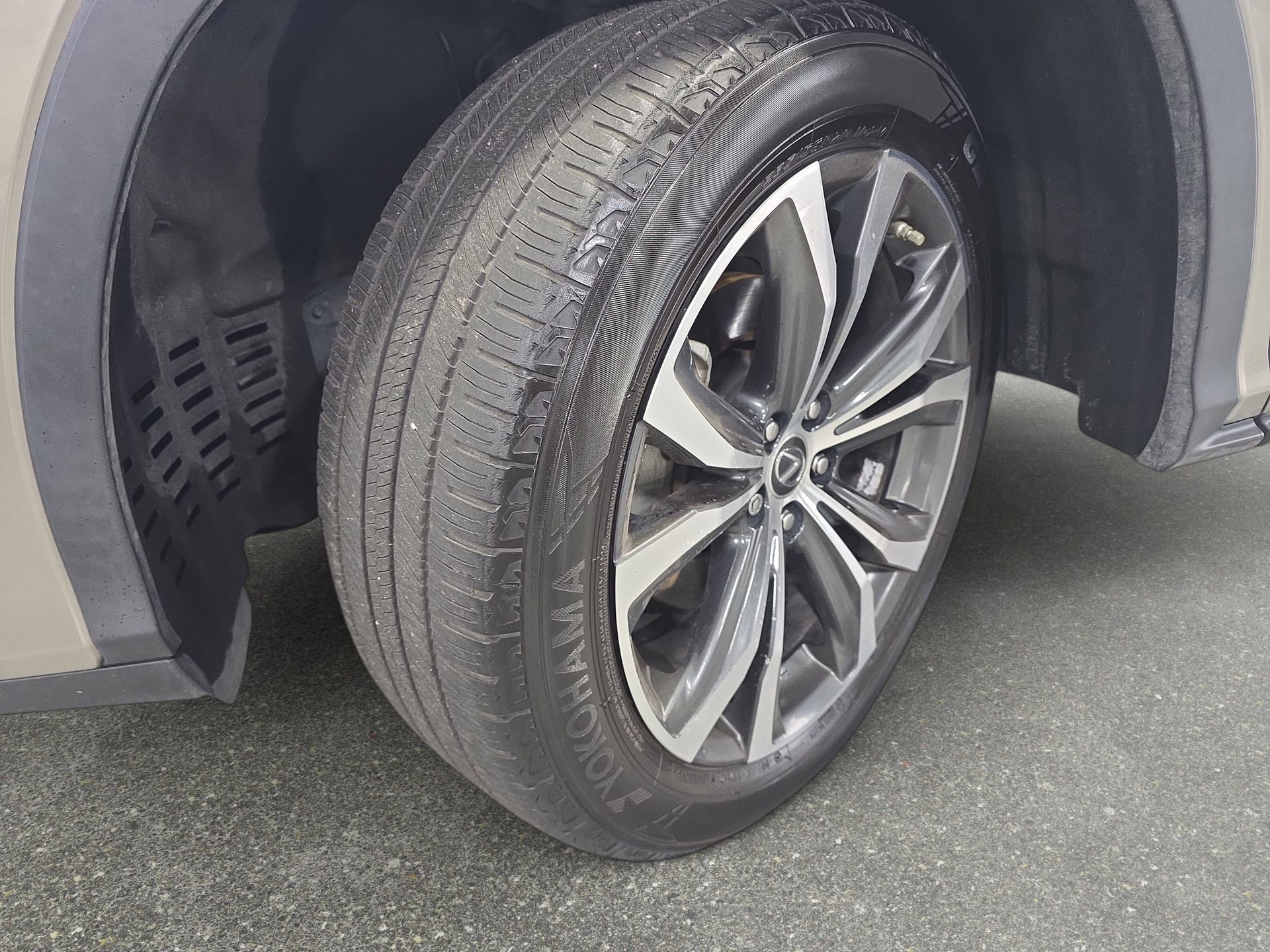 Used 2020 Lexus RX 450h AWD w/ Premium Package image 31