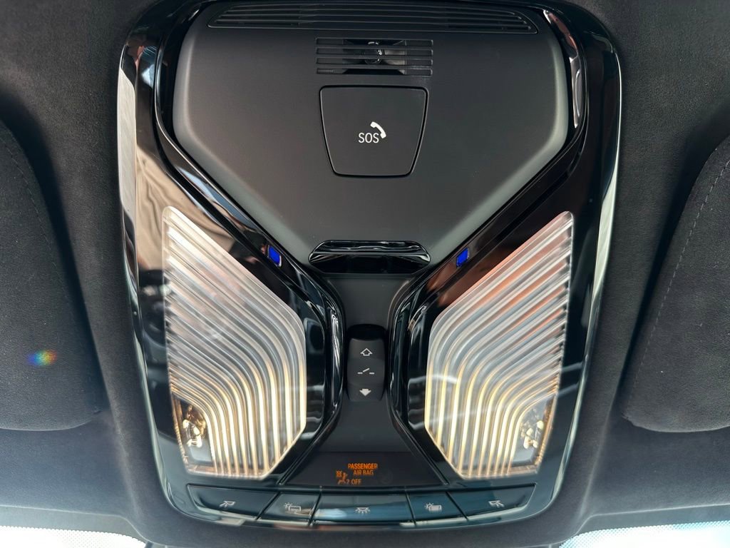 Used 2020 BMW X7 M50i image 19