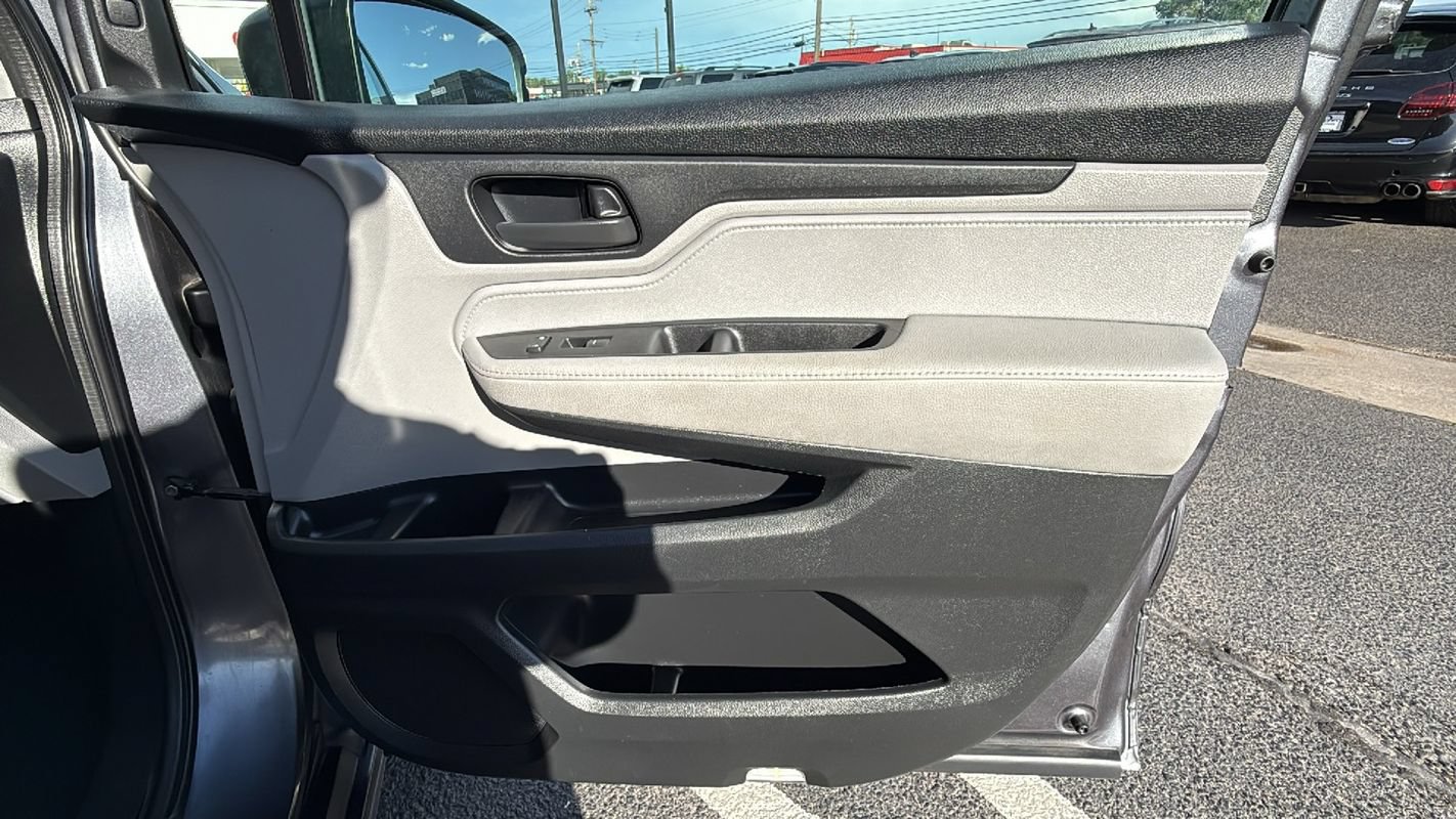 Used 2018 Honda Odyssey EX image 16