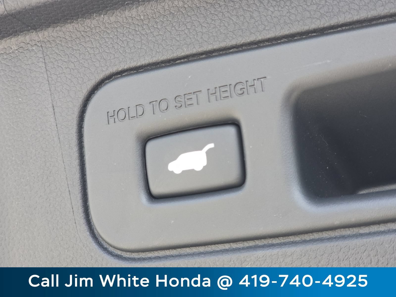 Certified 2025 Honda Pilot Black Edition image 23