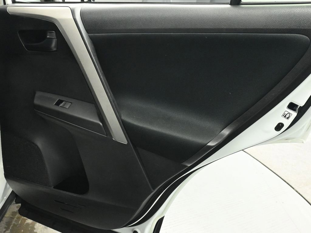 Used 2016 Toyota RAV4 LE image 16