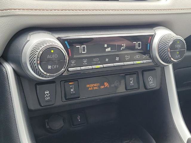 Used 2021 Toyota RAV4 XLE Premium image 32